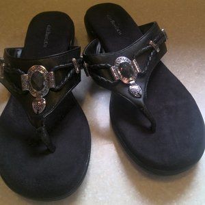 GH BASS AND CO BACK SANDALS WITH SILVER ACCENTS-NEW-9M